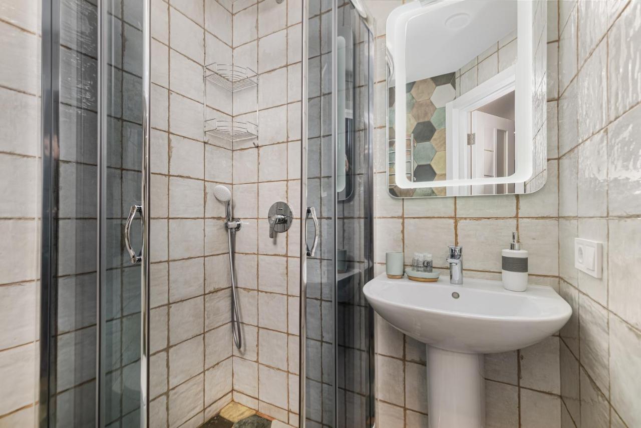 Apart Hotel Lyon d'Opera Odessa Extérieur photo
