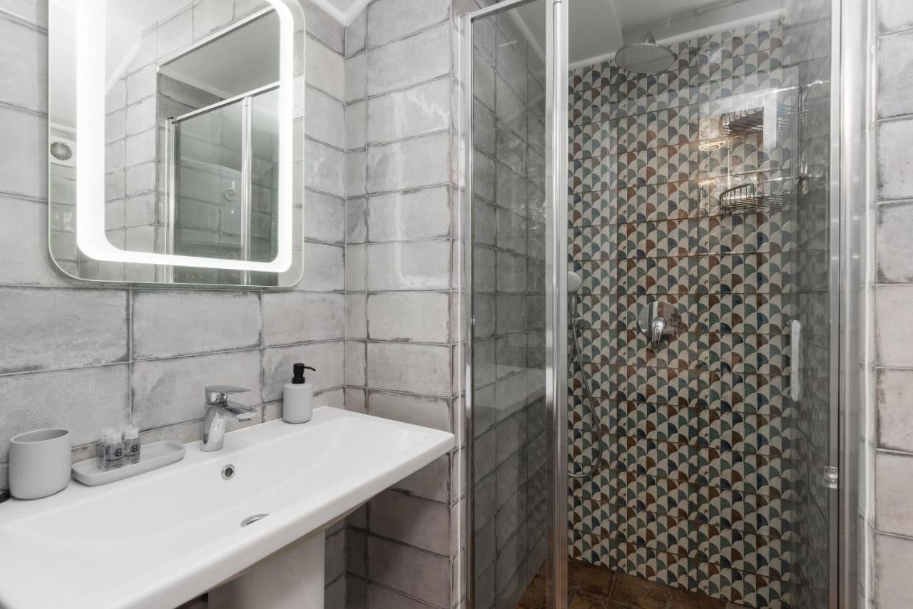 Apart Hotel Lyon d'Opera Odessa Extérieur photo